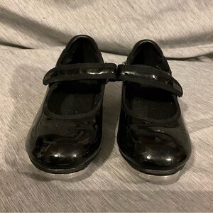 Girls black patent leather tap shoes